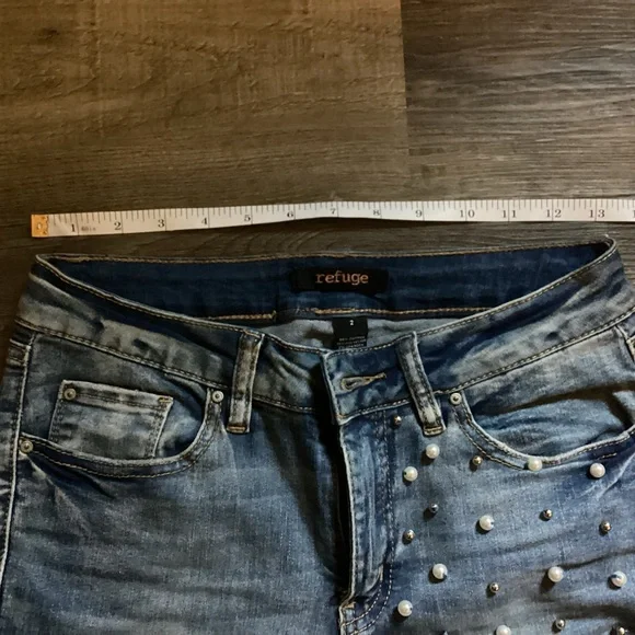 Pearl Accented Blue Jeans - Picture 7 of 8